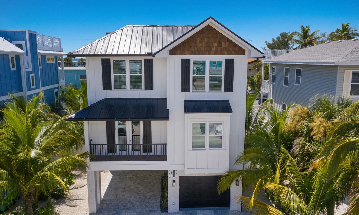 Wander Bradenton Beach Escape #4