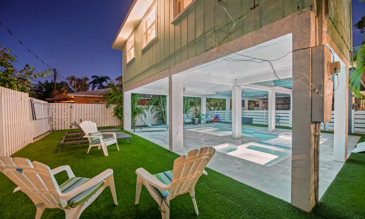 Wander Holmes Beach Pier #35