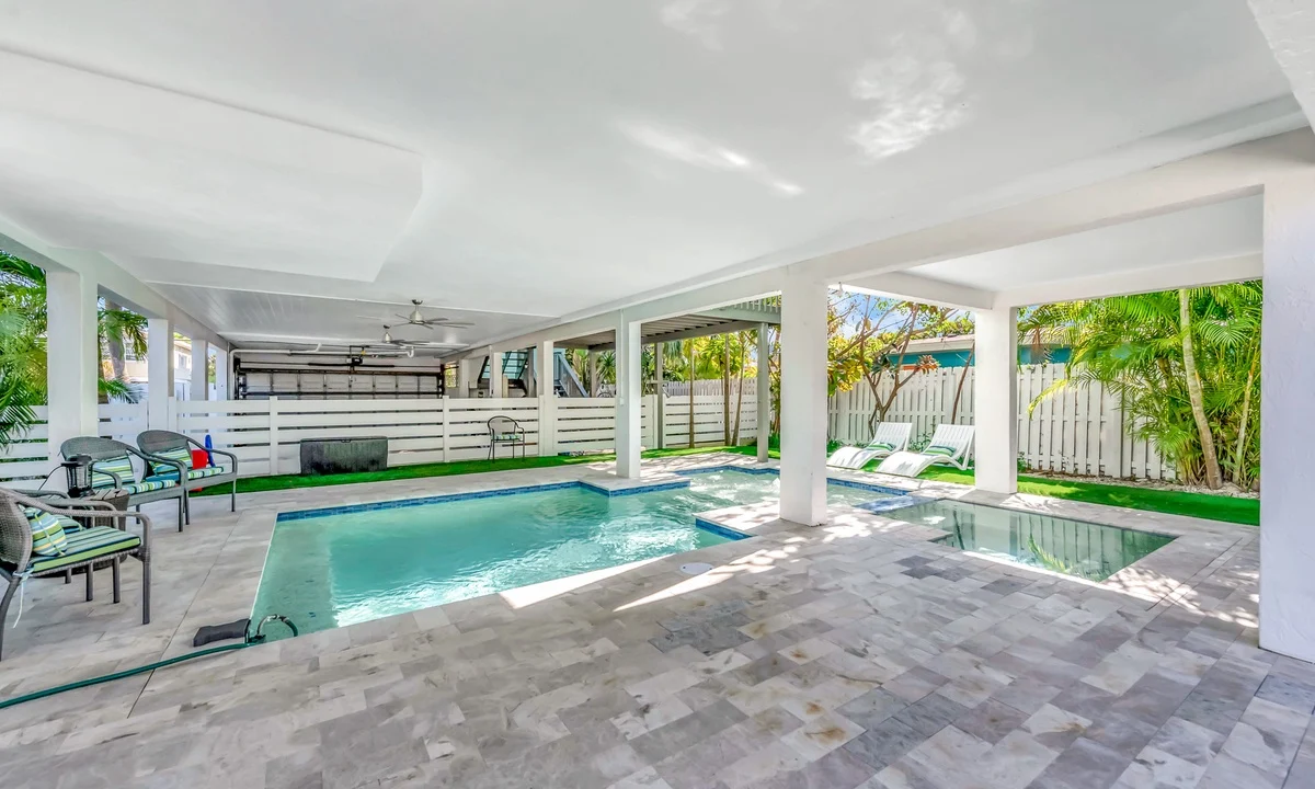 Wander Holmes Beach Pier #36