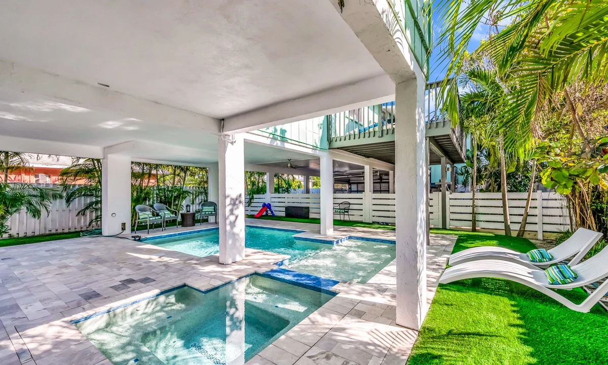 Wander Holmes Beach Pier #34