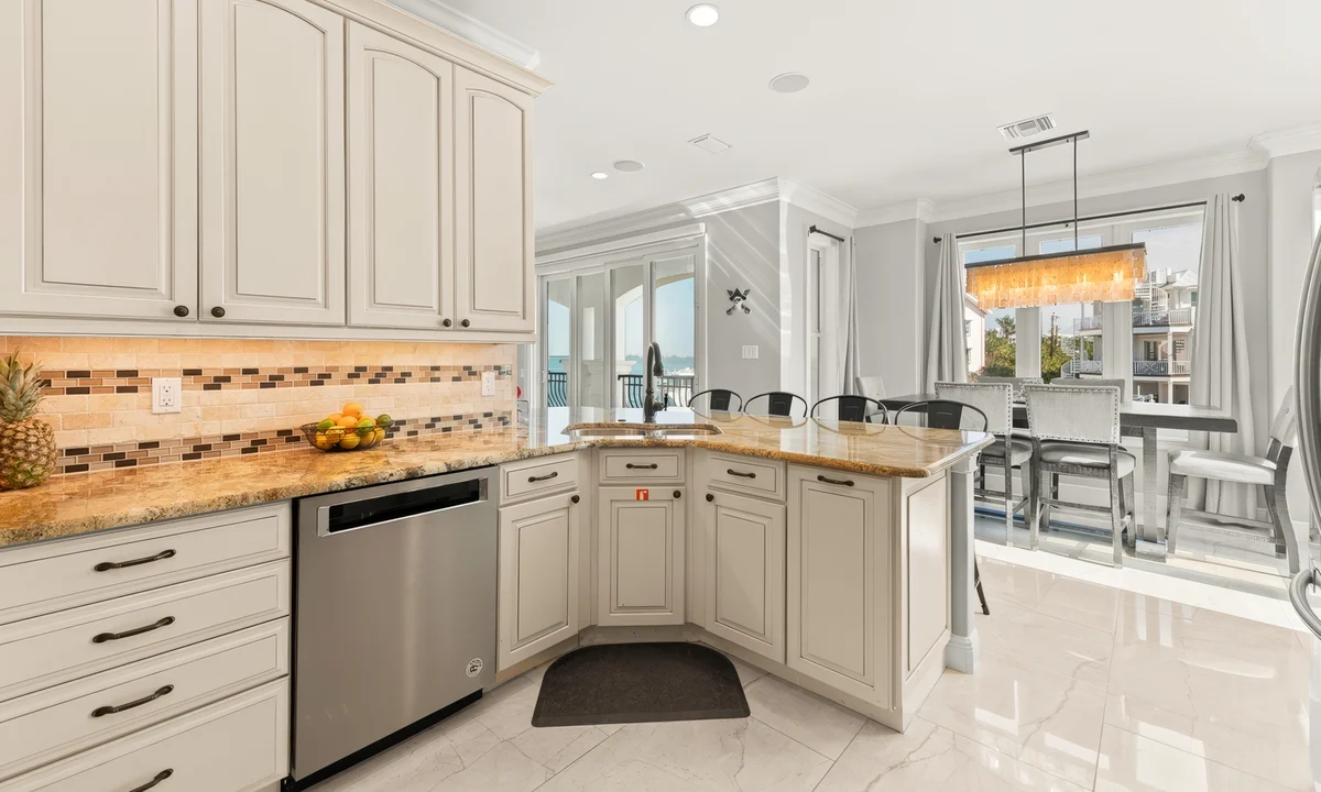 Wander Holmes Beach Harbor #32