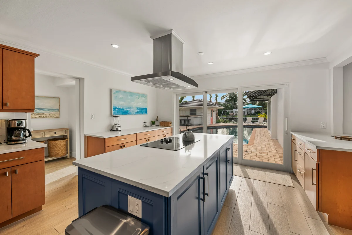 Wander Lido Key Glow