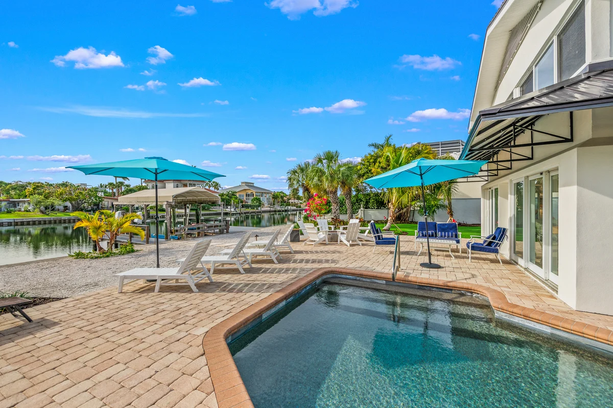 Wander Lido Key Glow #40