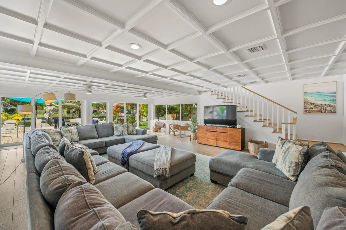 Wander Lido Key Glow