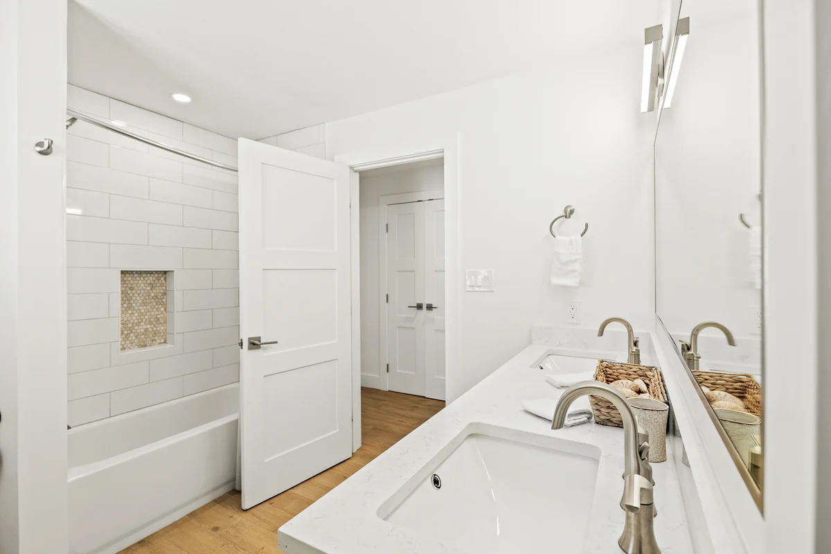 Wander Lido Key Glow