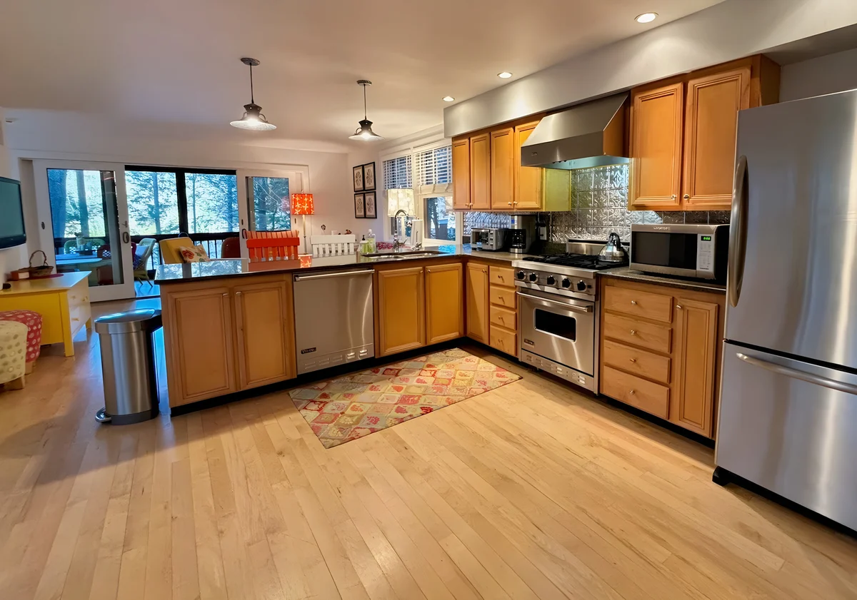 Home in Monterey property photo 5