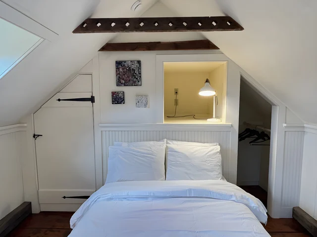 Bedroom 4 image 1