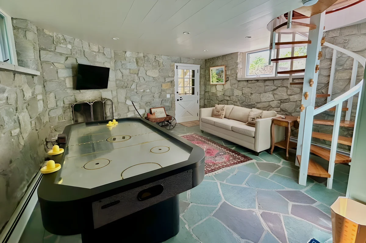 Home in South Egremont property photo 3