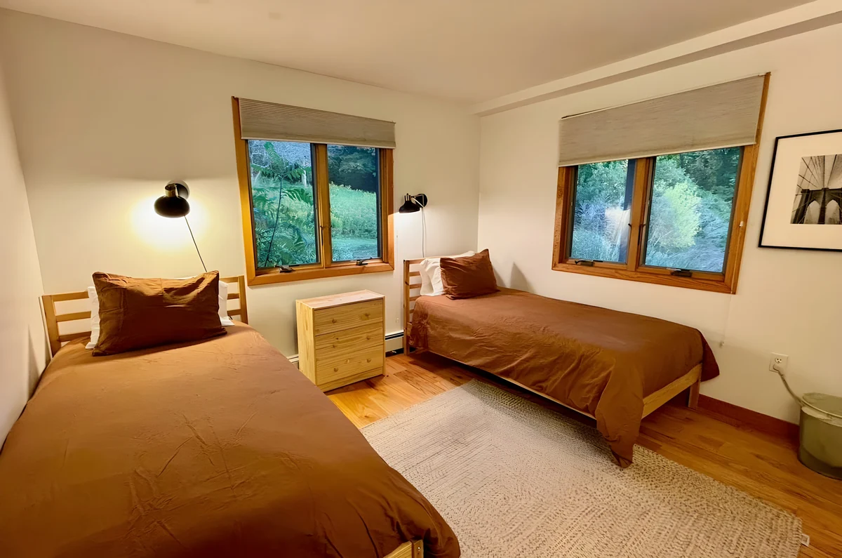 Bedroom 3 image 1