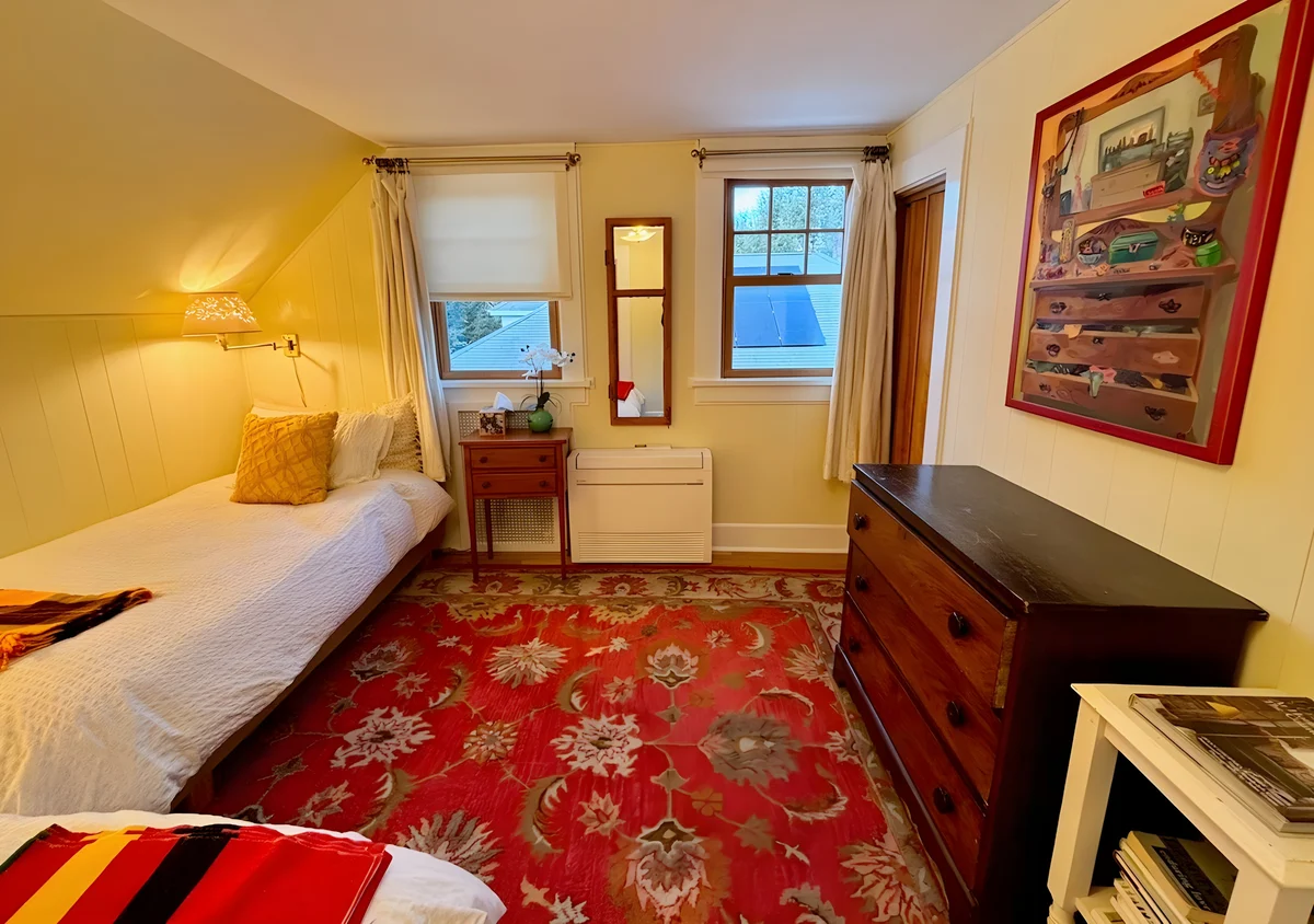 Bedroom 2 image 1
