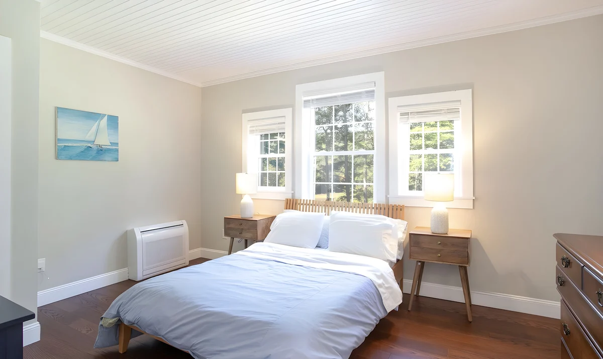 Bedroom 1 image 1