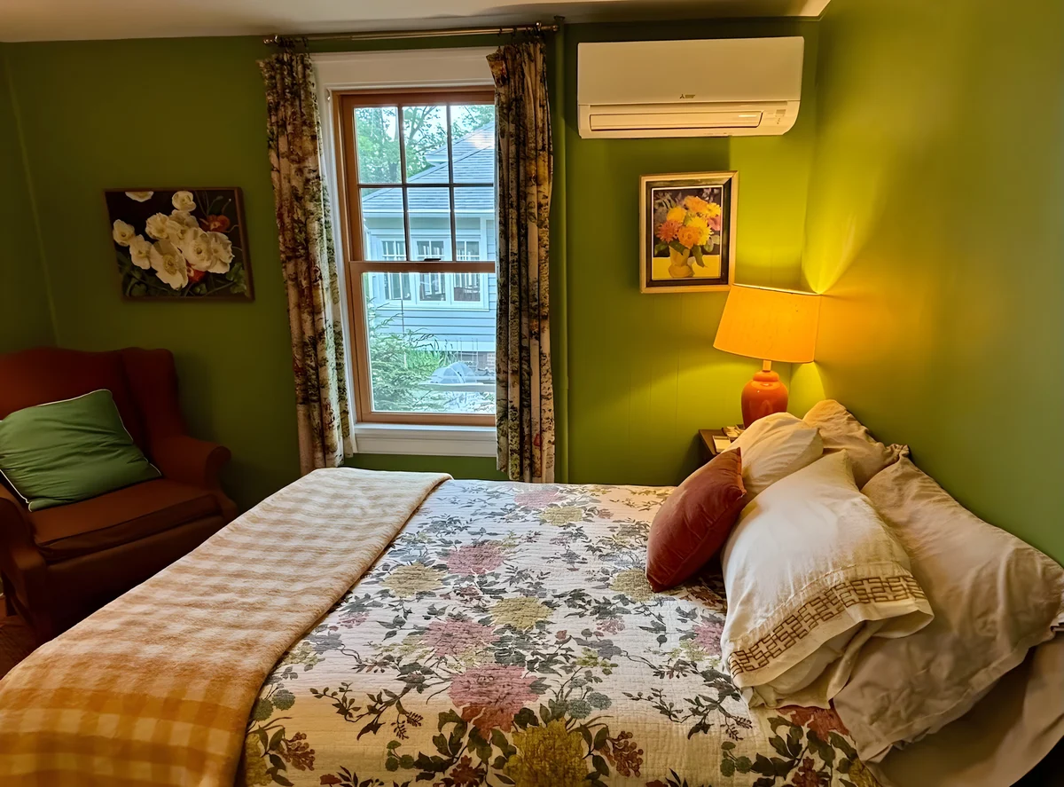 Bedroom 1 image 1