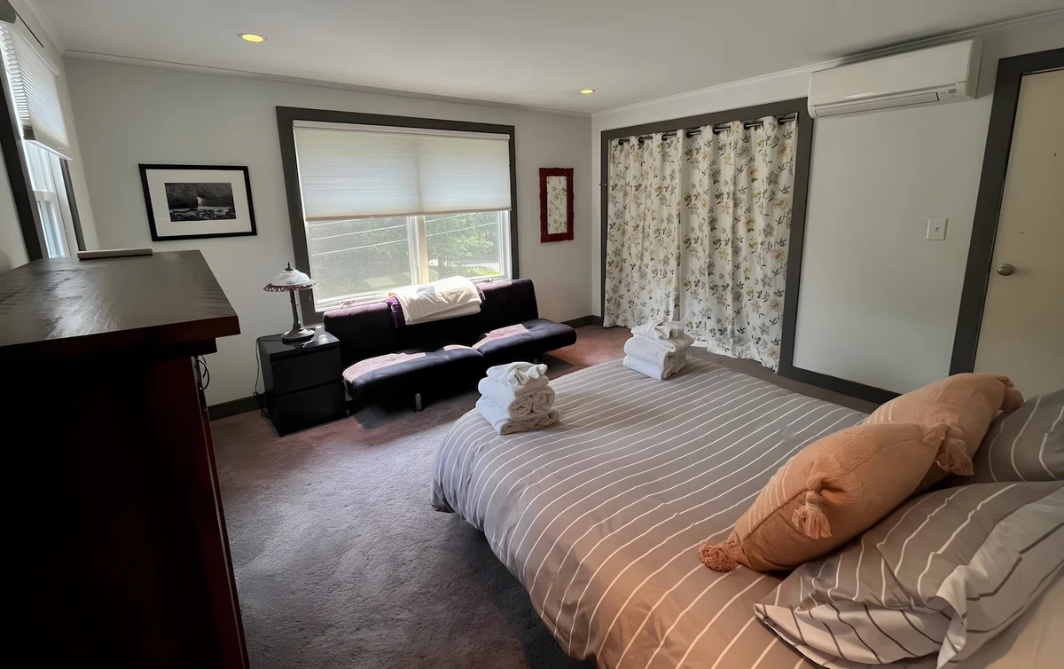 Bedroom 3 image 1
