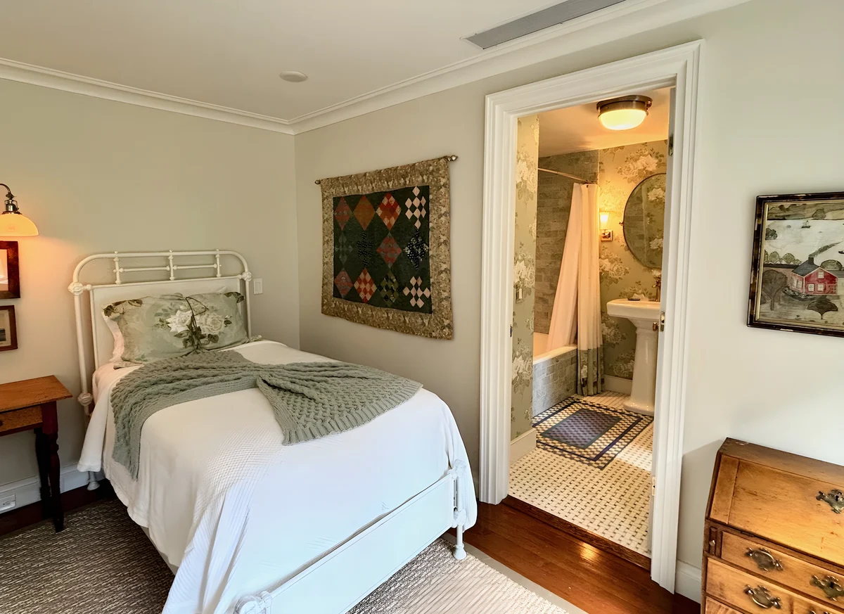 Bedroom 3 image 1