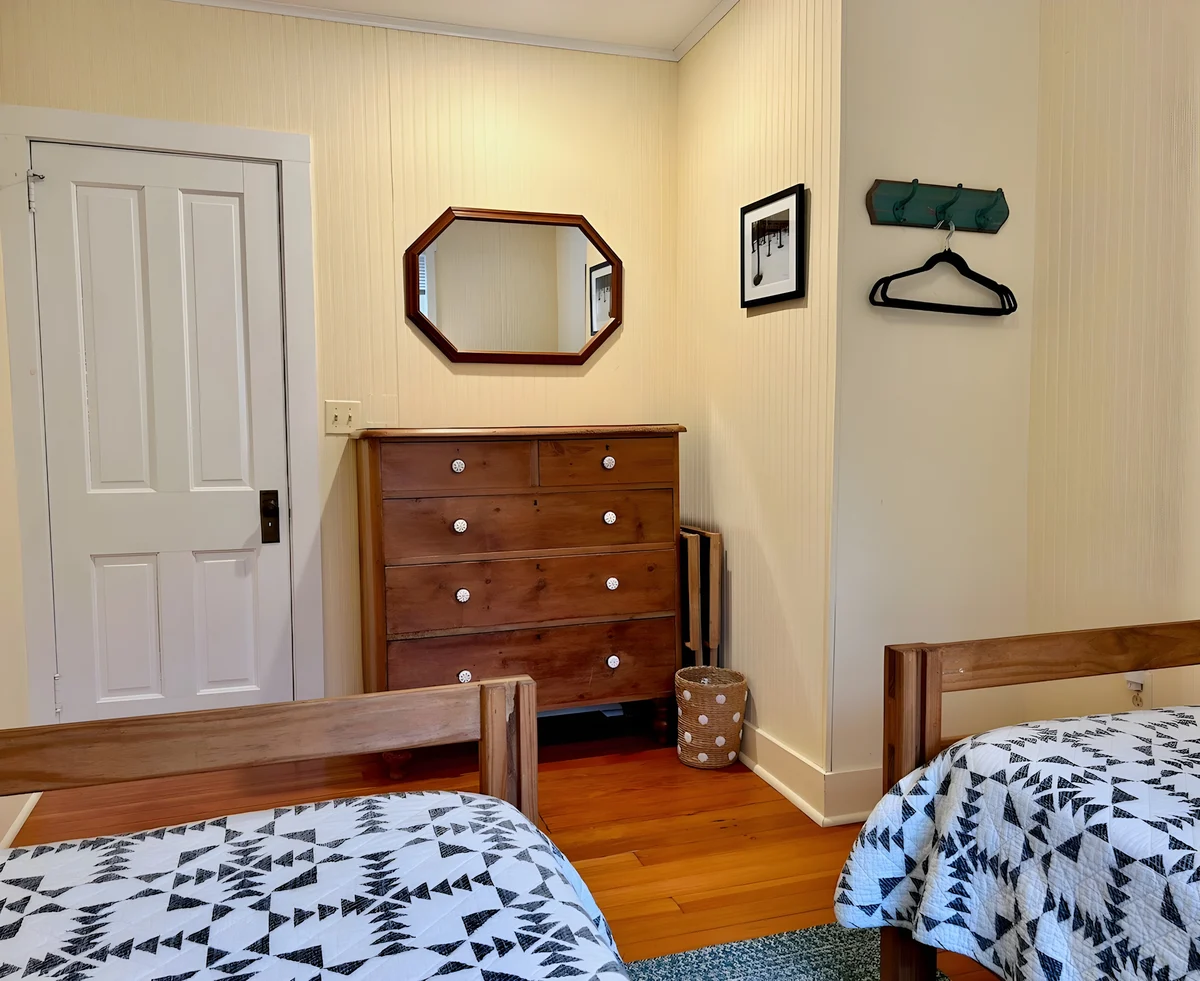 Bedroom 4 image 1