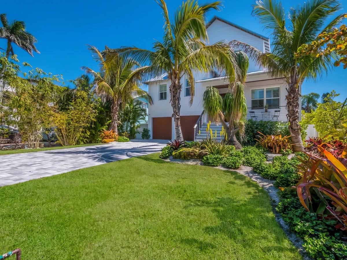 Wander Holmes Beach Canal #4