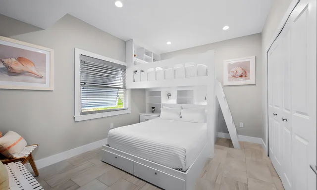 Bedroom 3 image 1