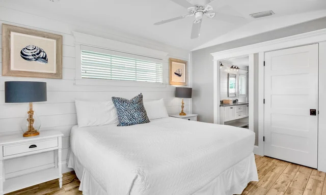 Bedroom 1 image 1