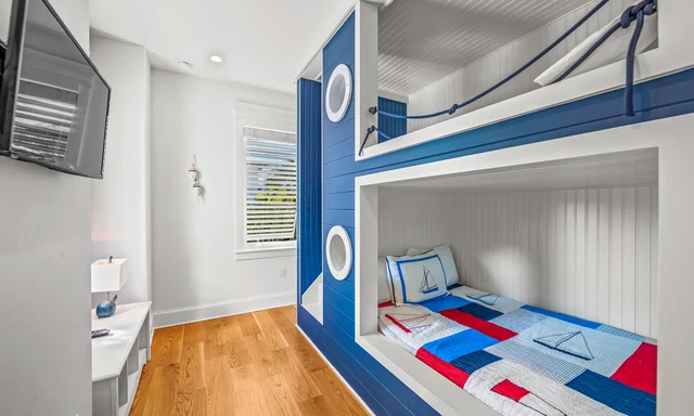 Bedroom 4 image 1