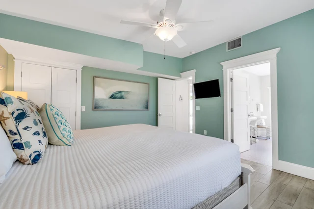 Bedroom 1 image 1
