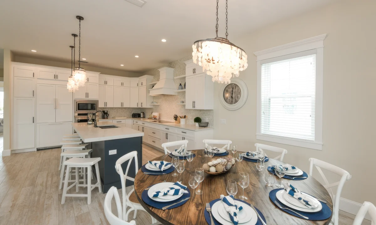 Dining Room image 1