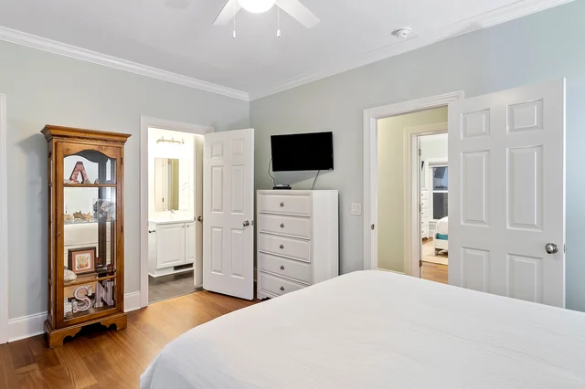 Bedroom 6 image 1