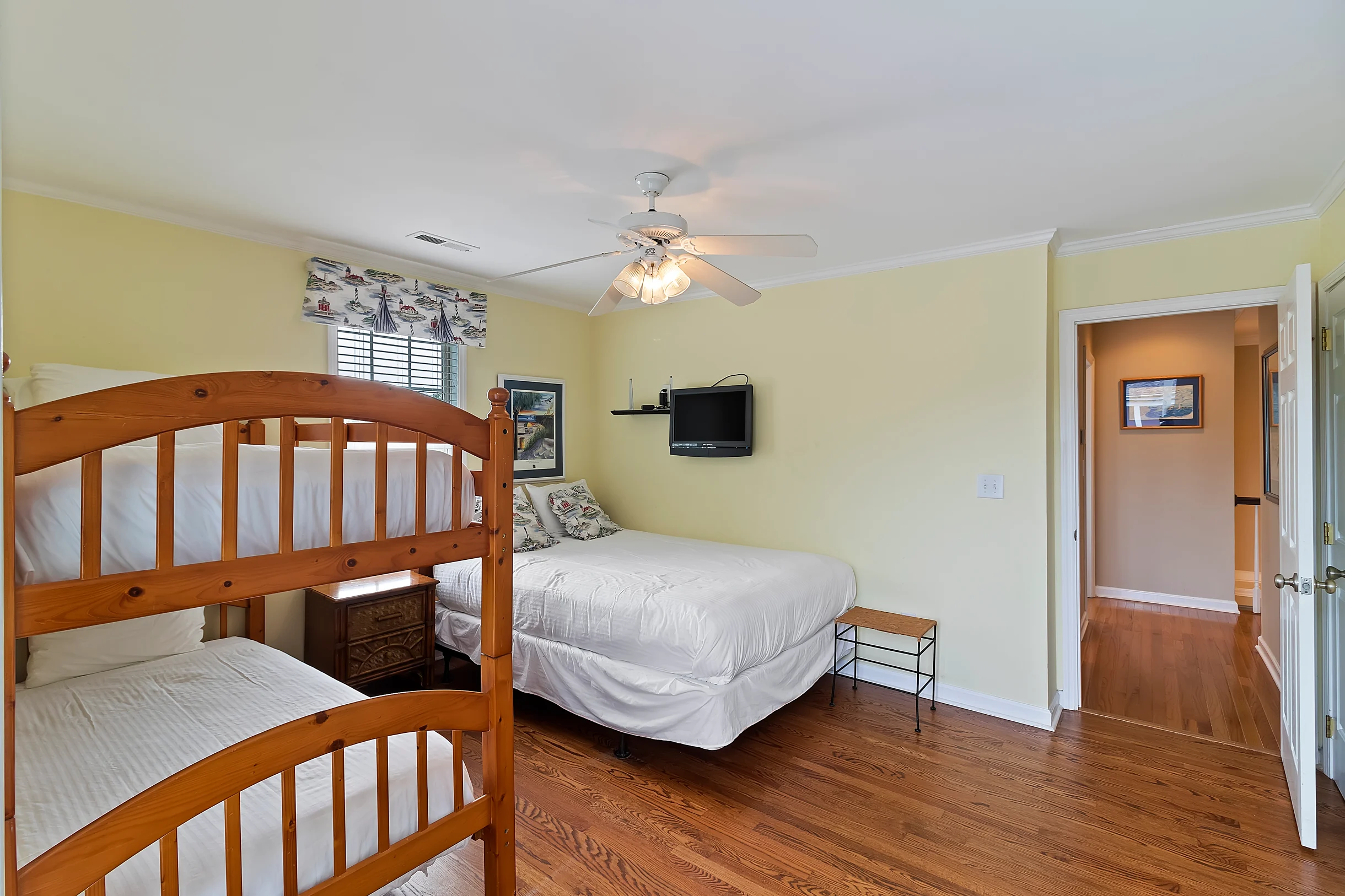 Wander Isle Golden #30