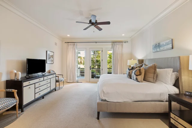 Bedroom 1 image 1