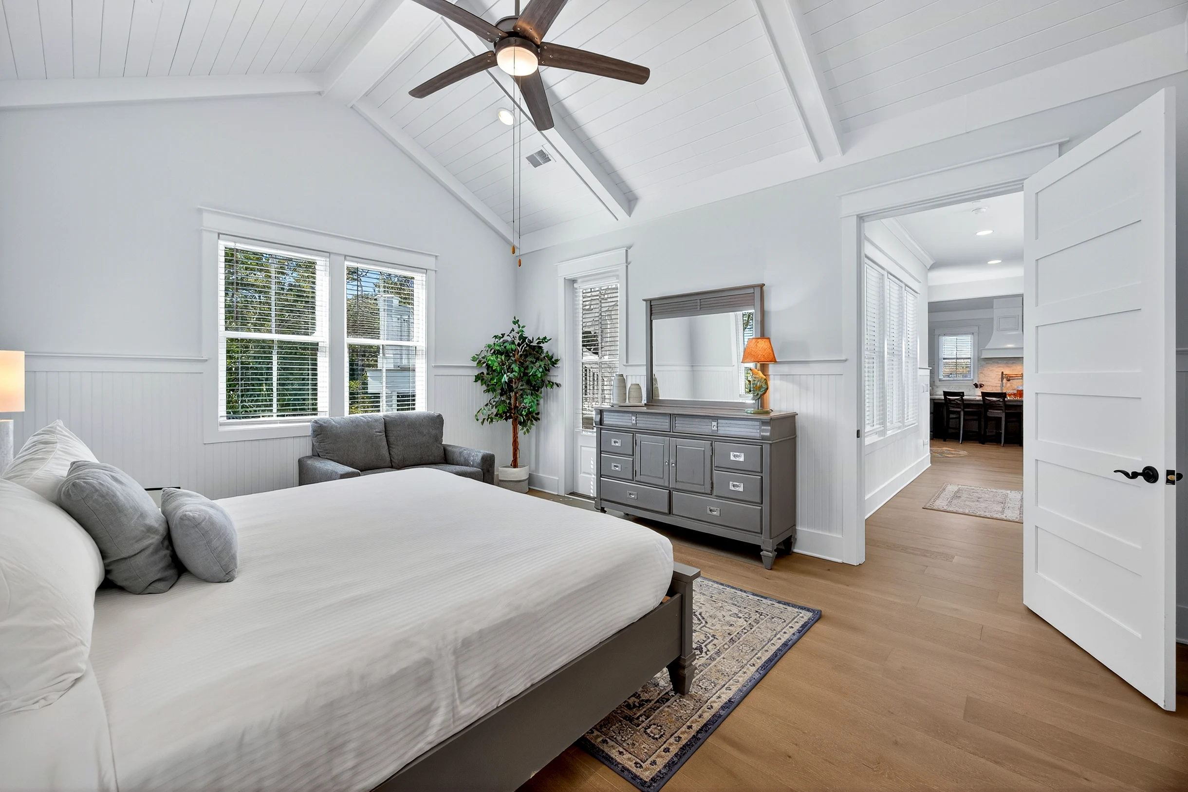 AV3-23: 3 23rd Avenue #40