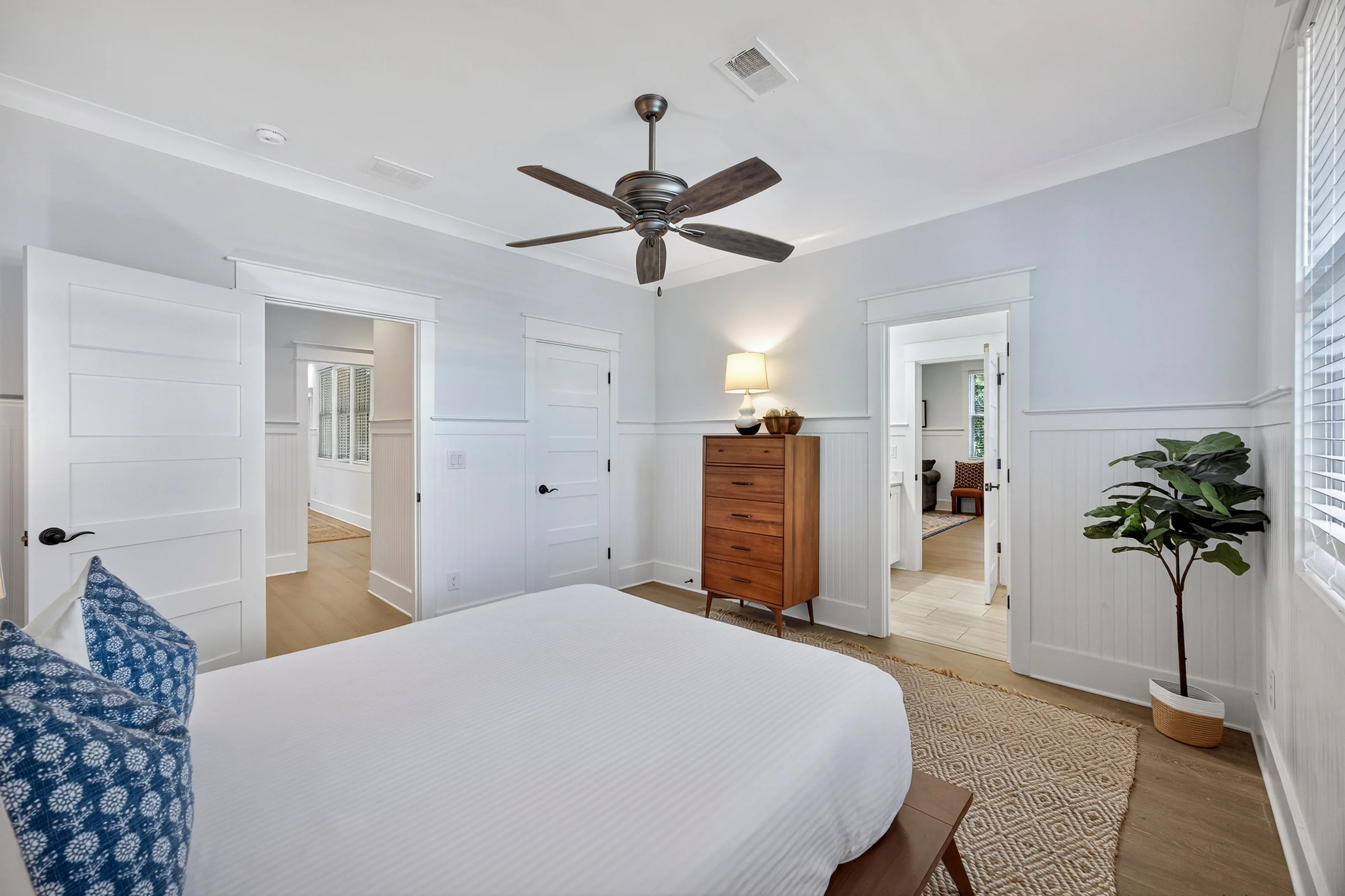 AV3-23: 3 23rd Avenue #32
