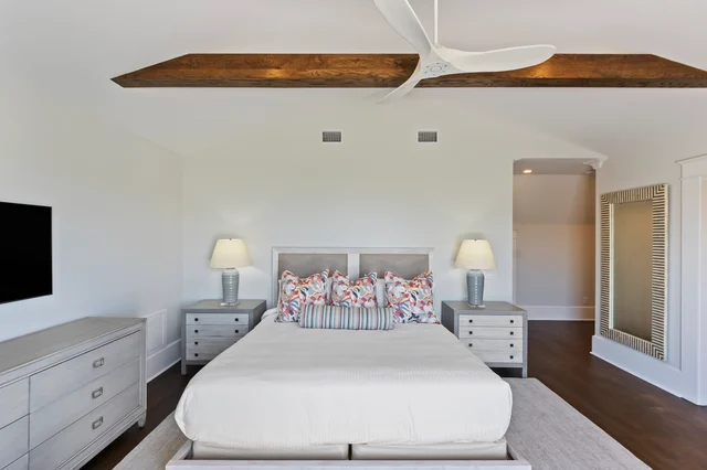 Bedroom 1 image 1