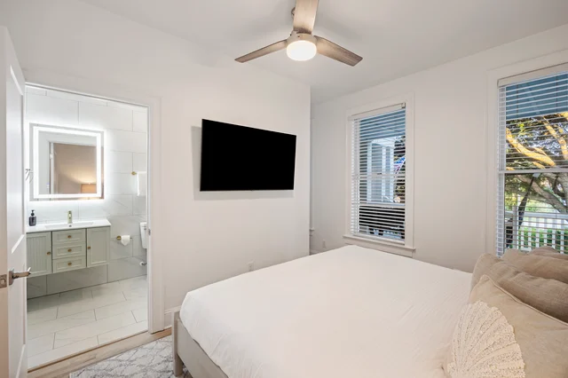 Bedroom 5 image 1