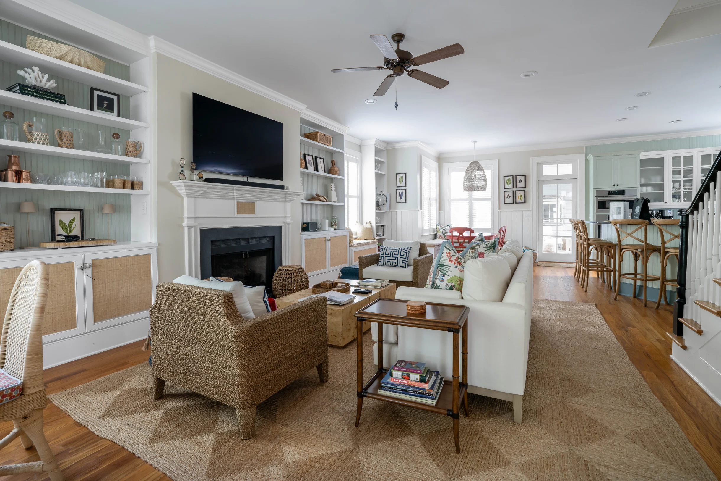 EA2B: 2B Eugenia Avenue #34