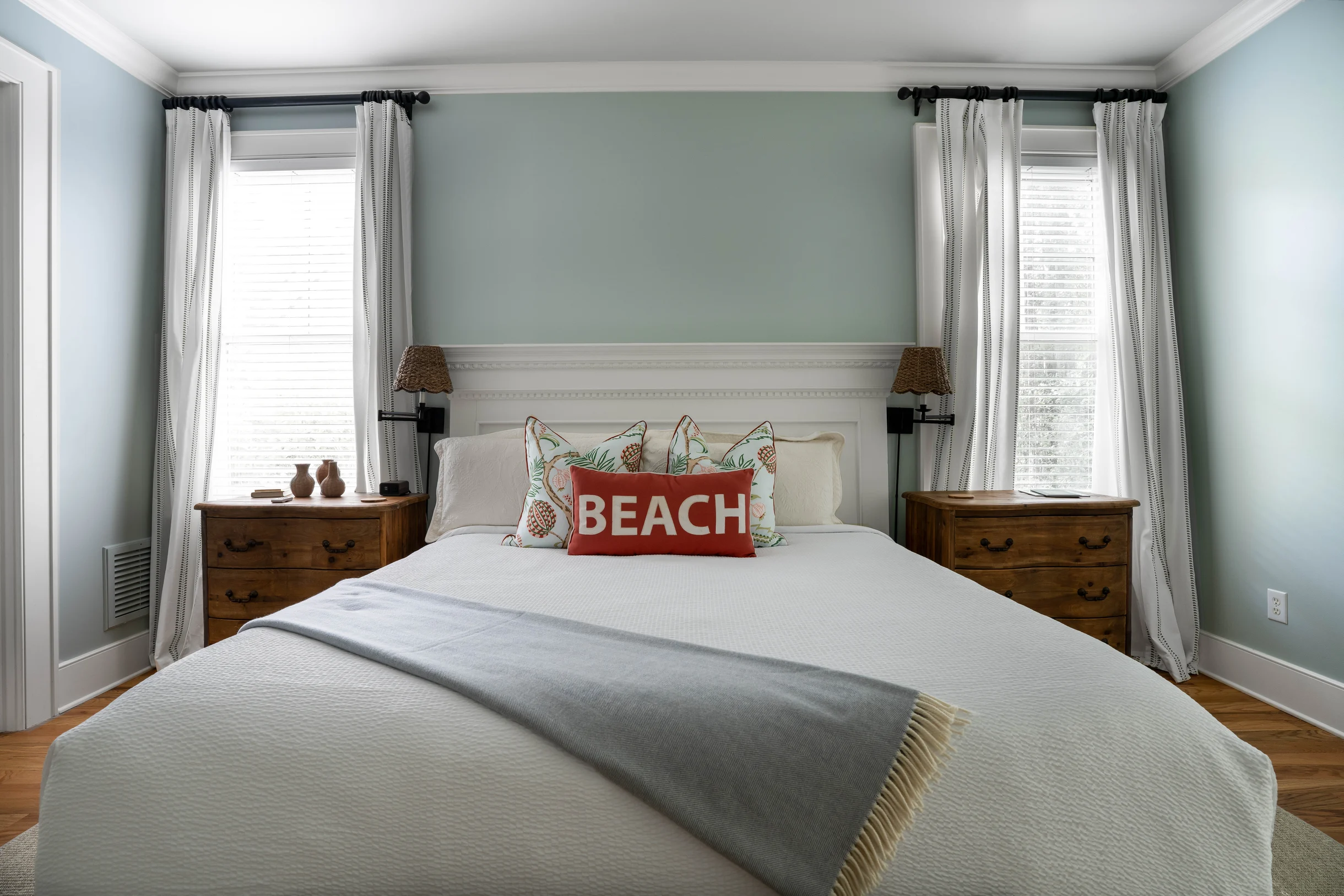 EA2B: 2B Eugenia Avenue #22