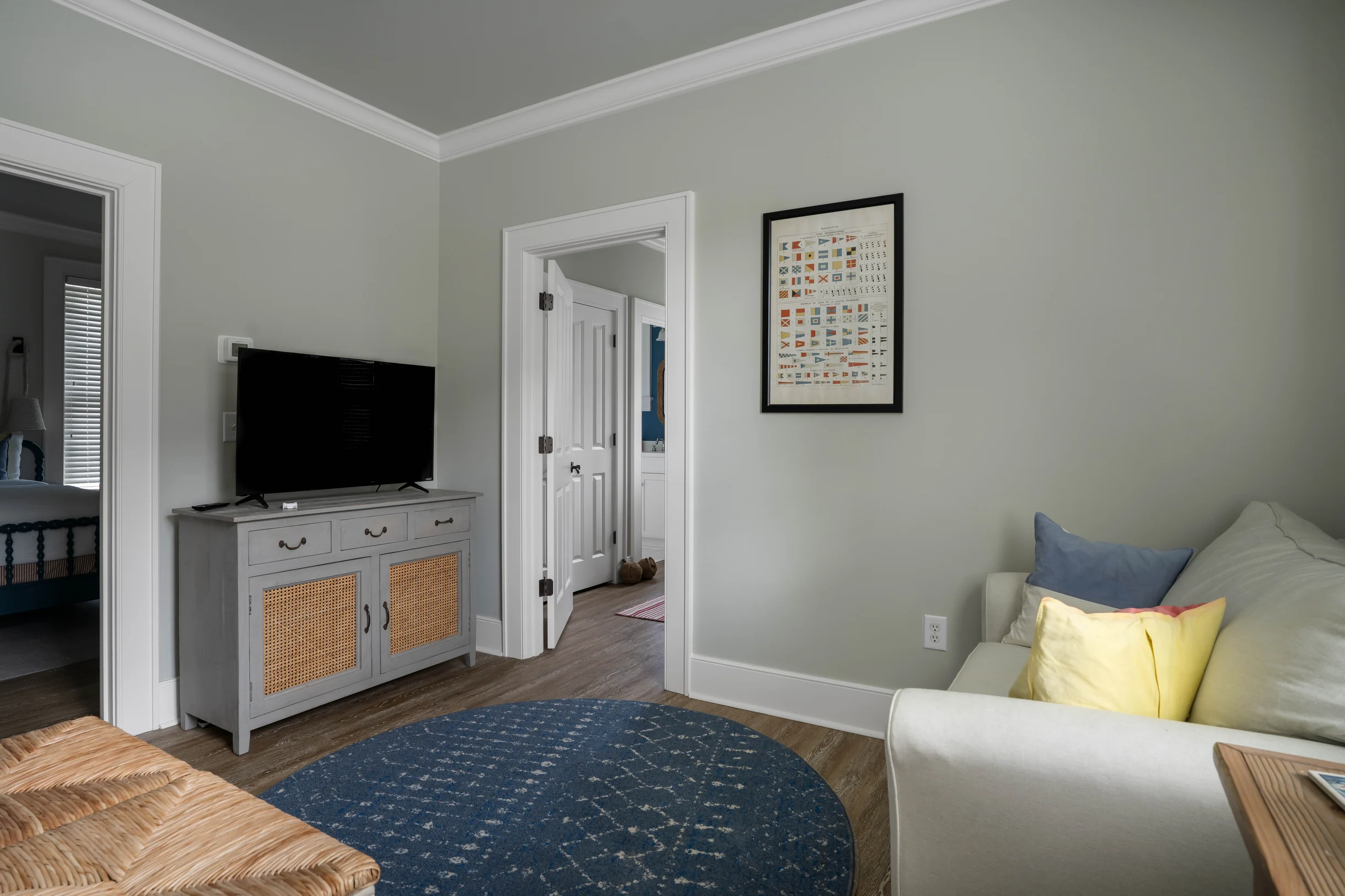 EA2B: 2B Eugenia Avenue #14