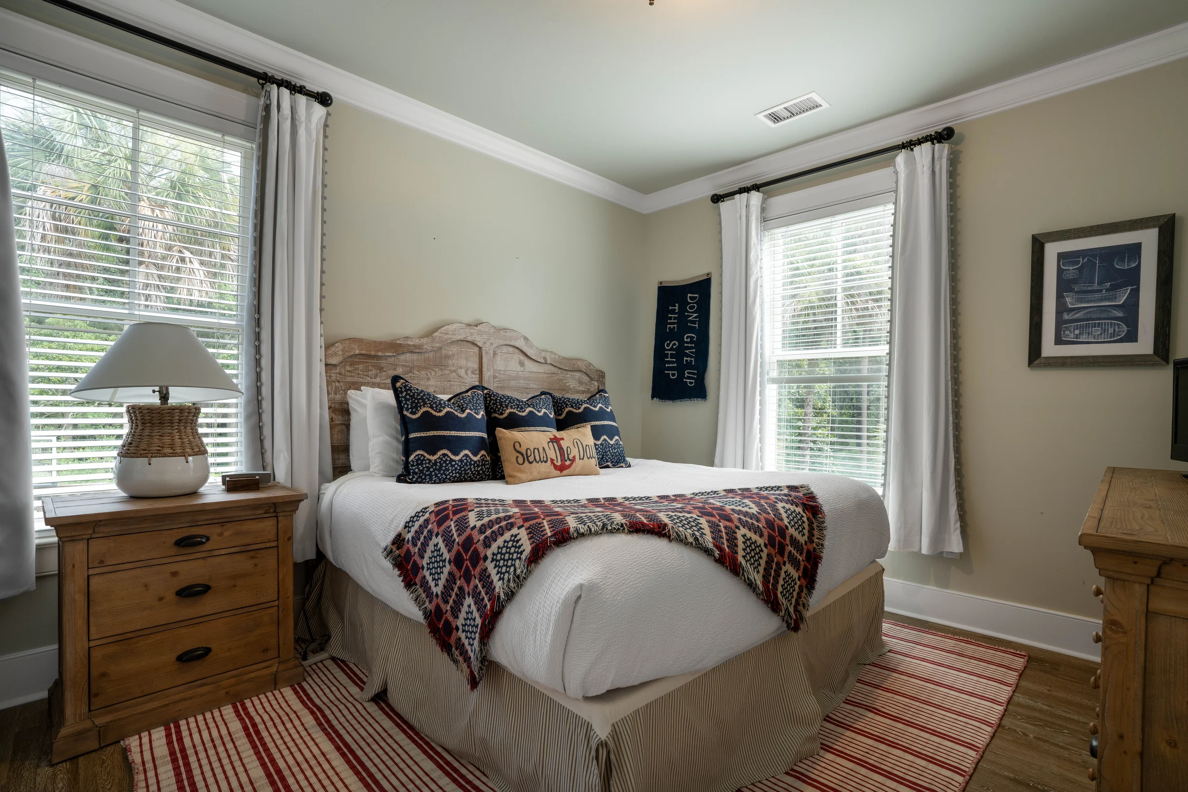 EA2B: 2B Eugenia Avenue #26
