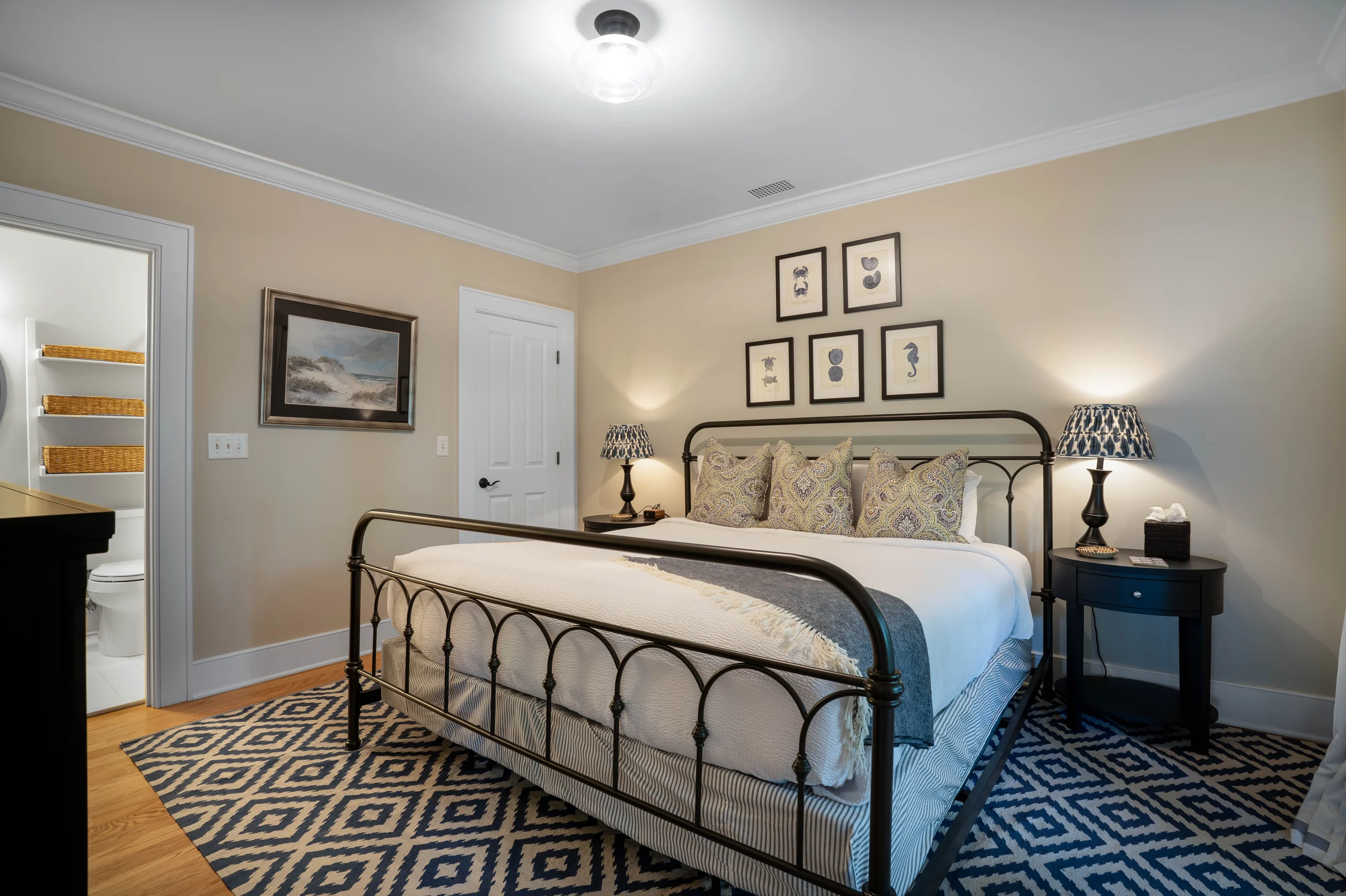 EA2B: 2B Eugenia Avenue #18