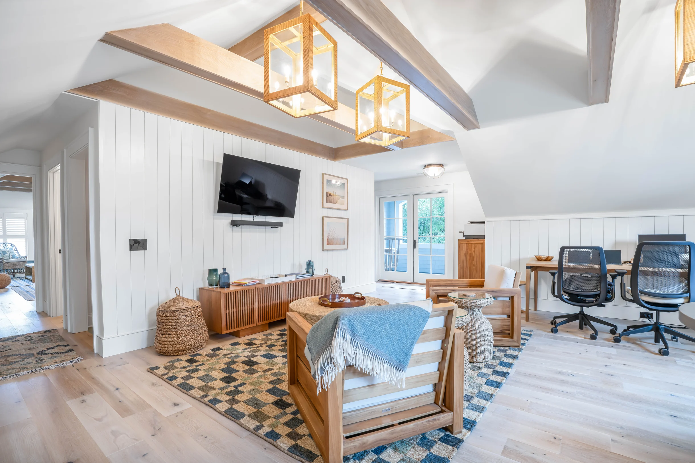 EA2B: 2B Eugenia Avenue #11