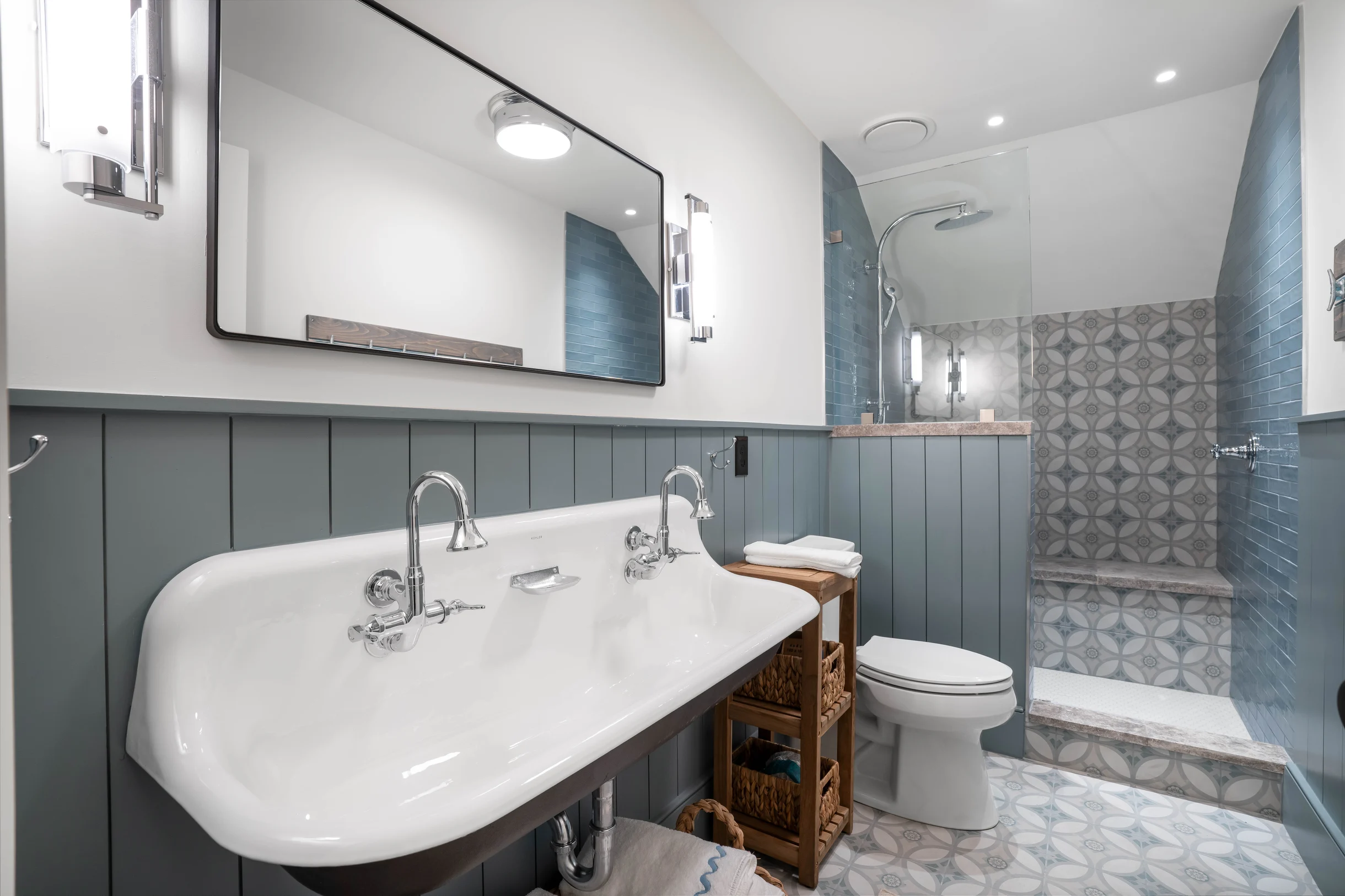 EA2B: 2B Eugenia Avenue #16