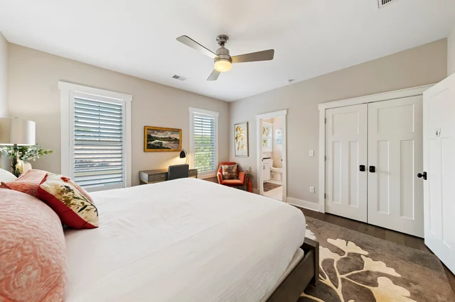 Bedroom 5 image 1