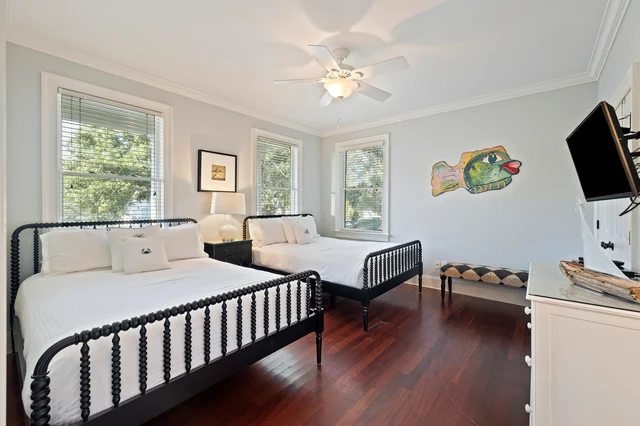 Bedroom 5 image 1