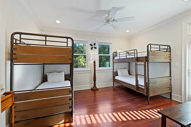 Bedroom 6 image 1