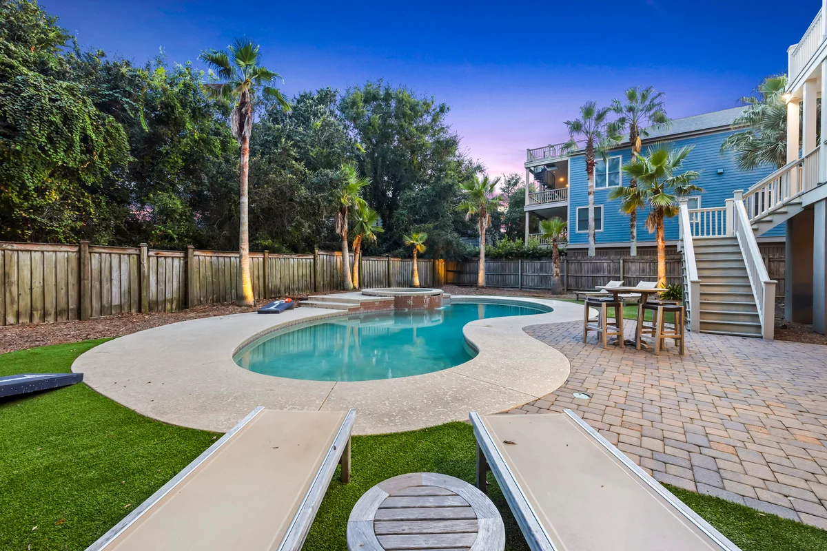 Wander Isle Palms Marsh