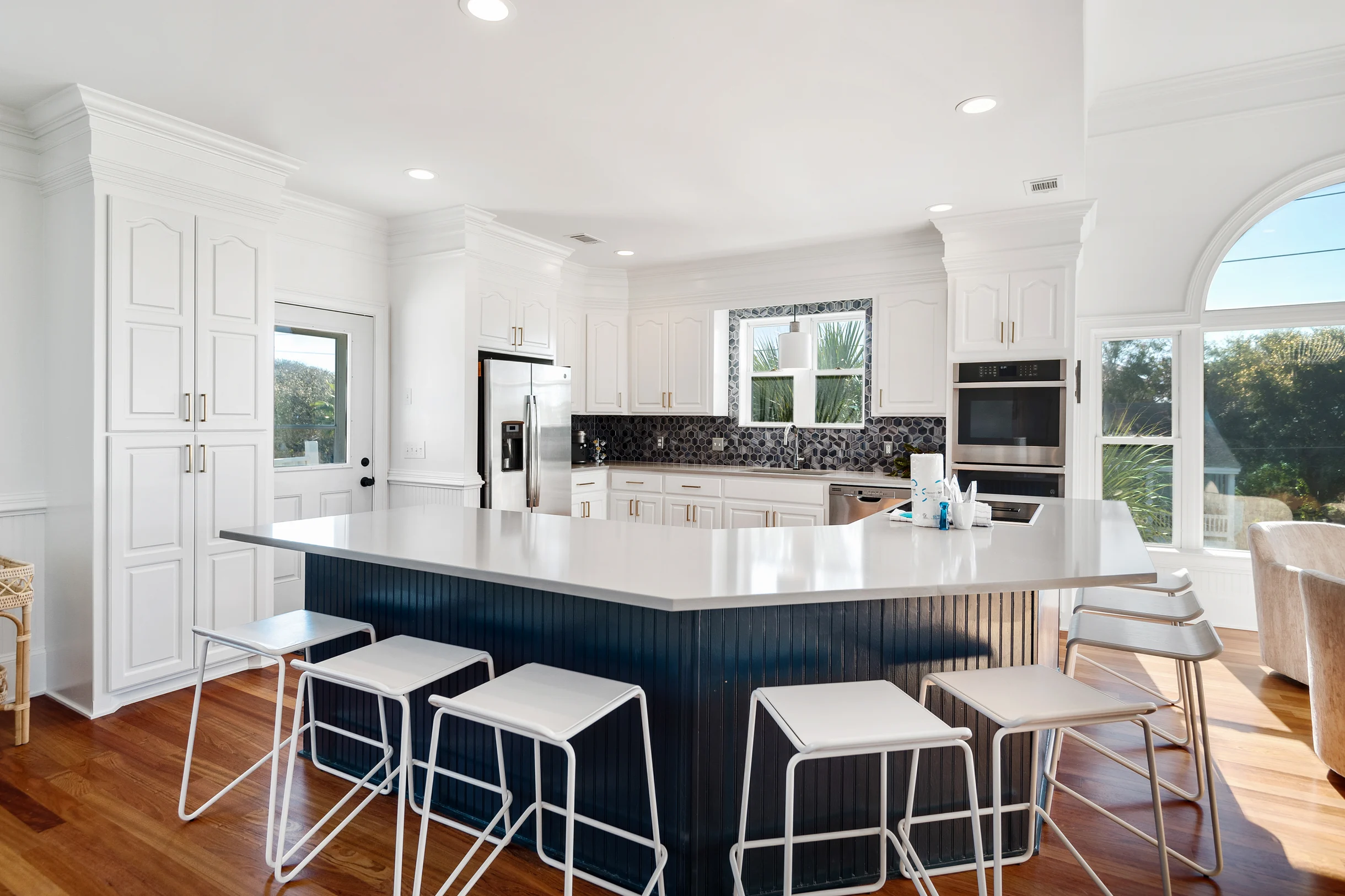 Wander Palms Island Glow #12