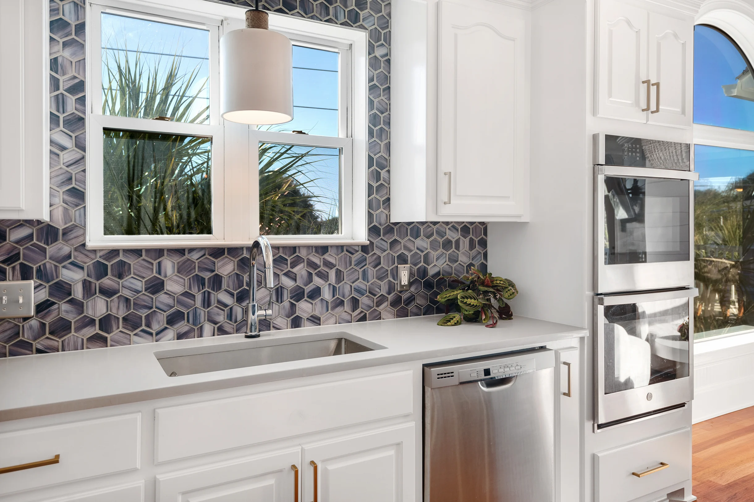 Wander Palms Island Glow #48