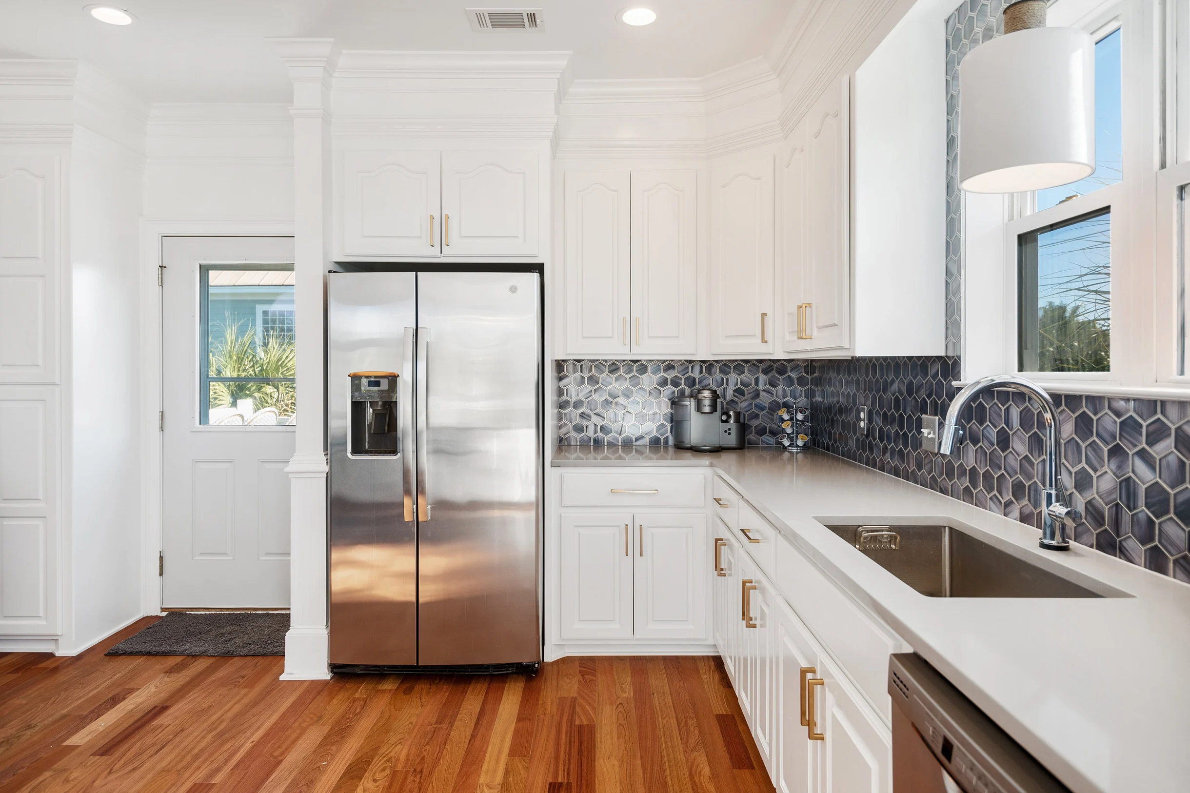 Wander Palms Island Glow #40