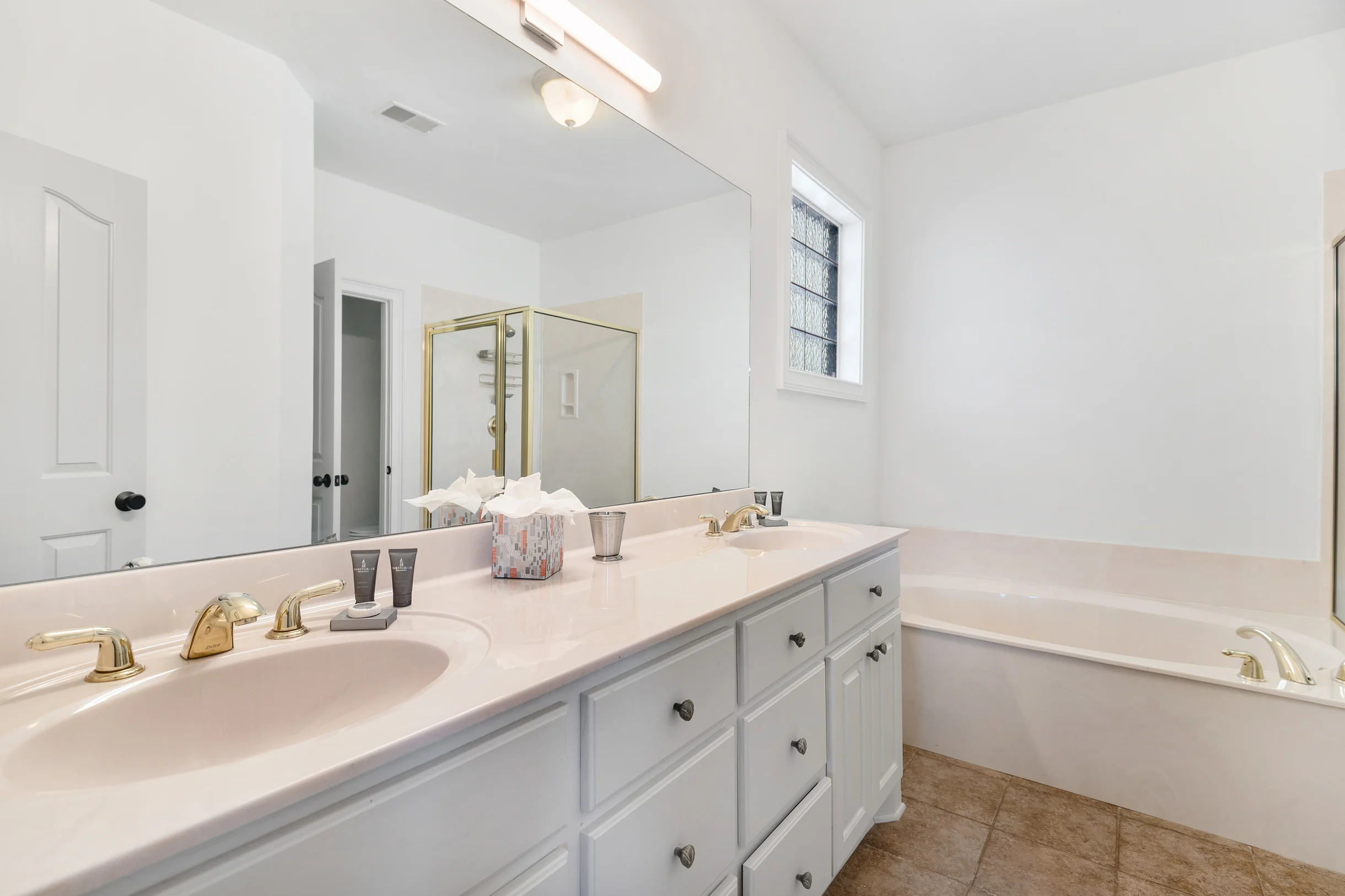 Wander Palms Island Glow #22