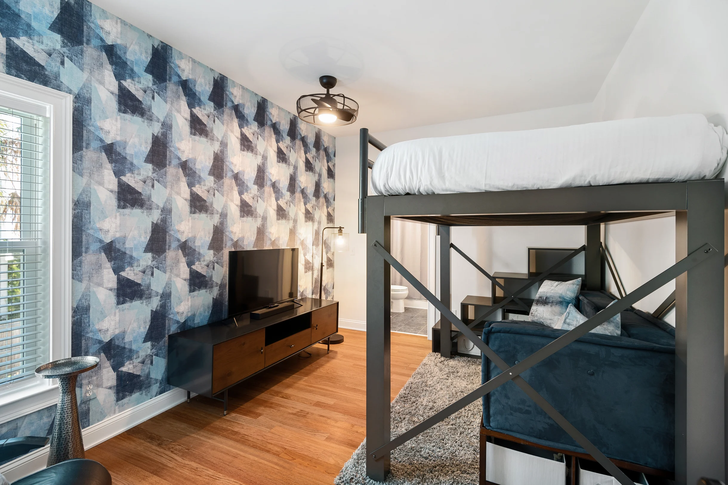 Wander Palms Island Glow #33