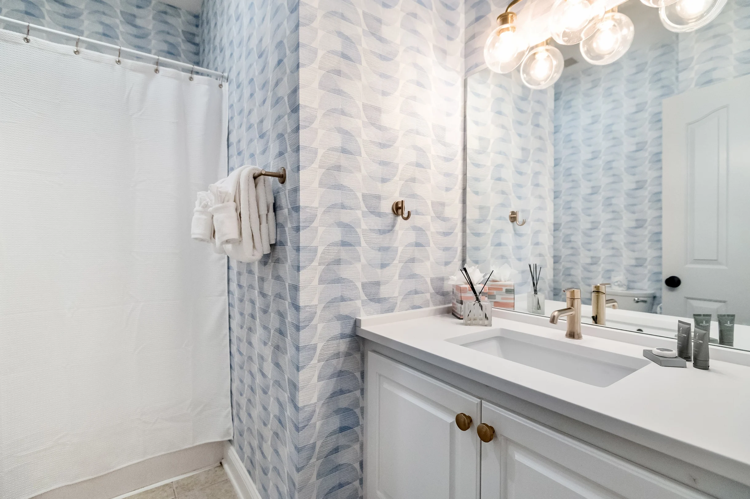 Wander Palms Island Glow #57