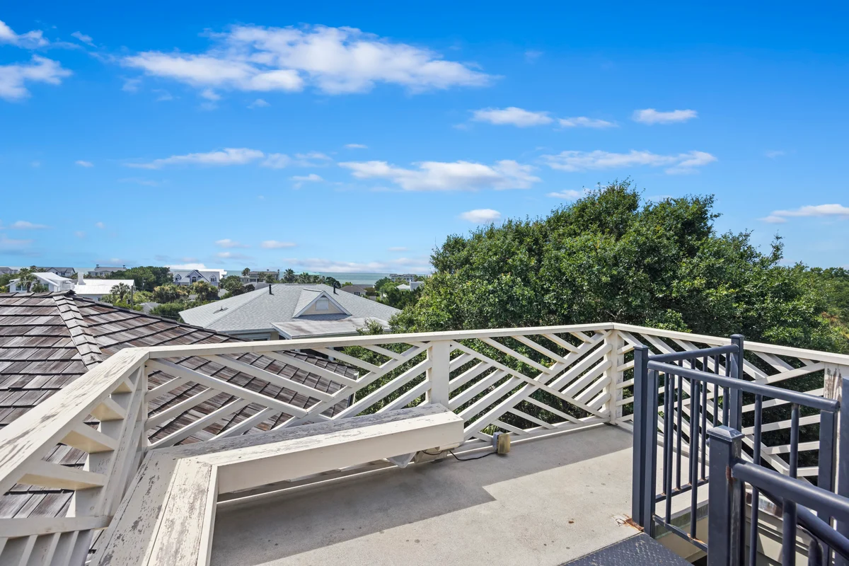 Wander Palms Golden Shores